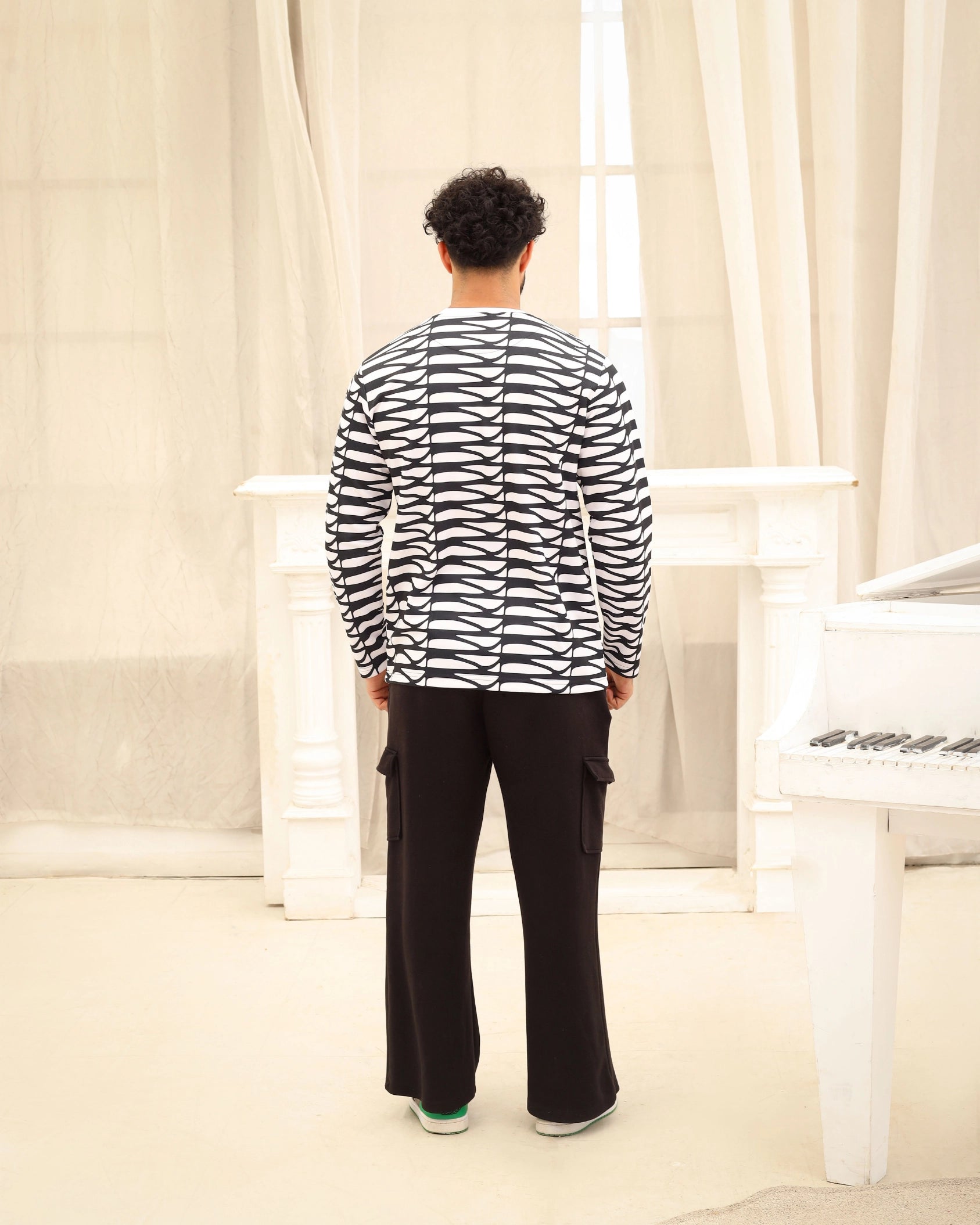 Men’s Black & White Printed Sweatshirt