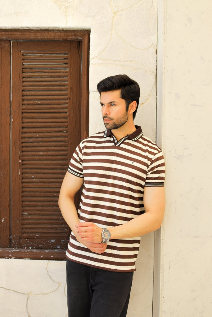 Men’s Earth-Toned Linear Johnny Collar Polo