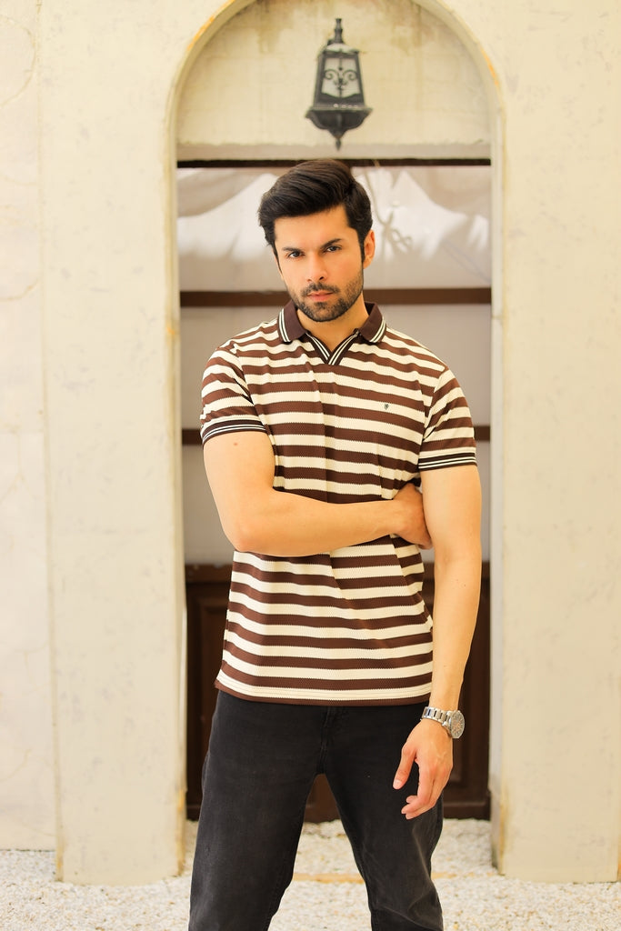 Men’s Earth-Toned Linear Johnny Collar Polo