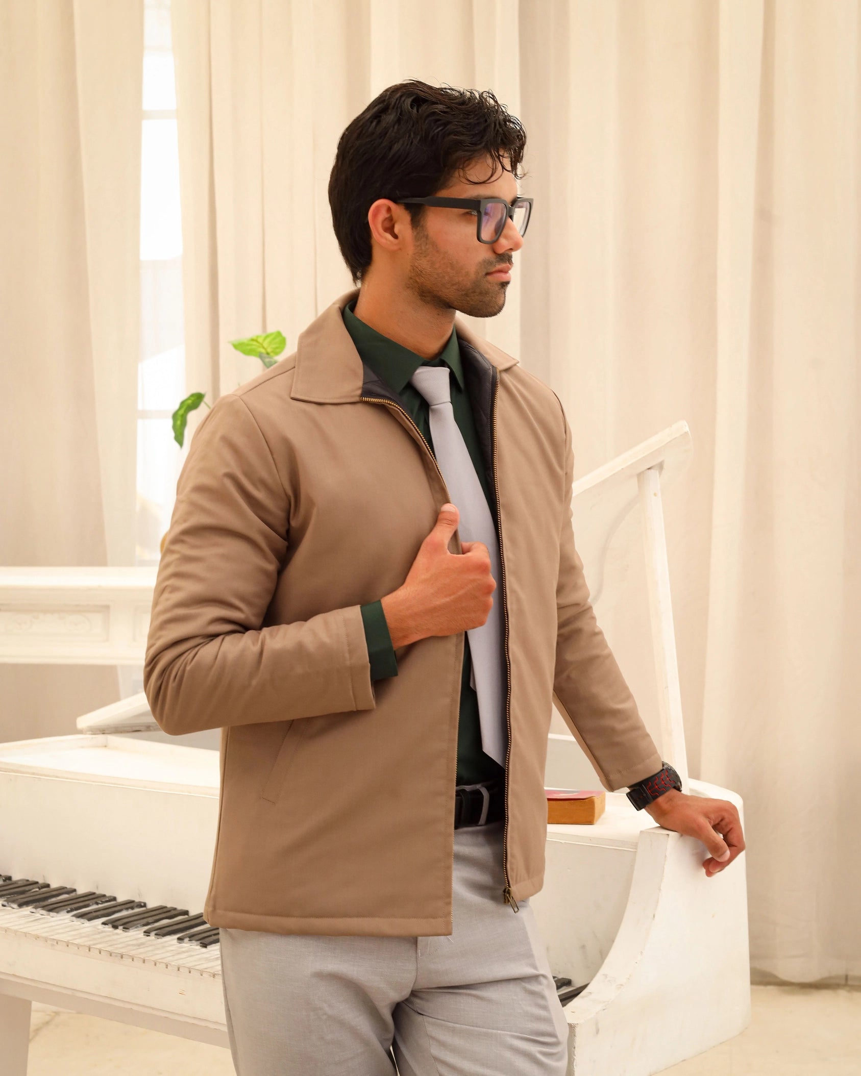 Men’s Beige Lightweight Casual Zip-Up Jacket