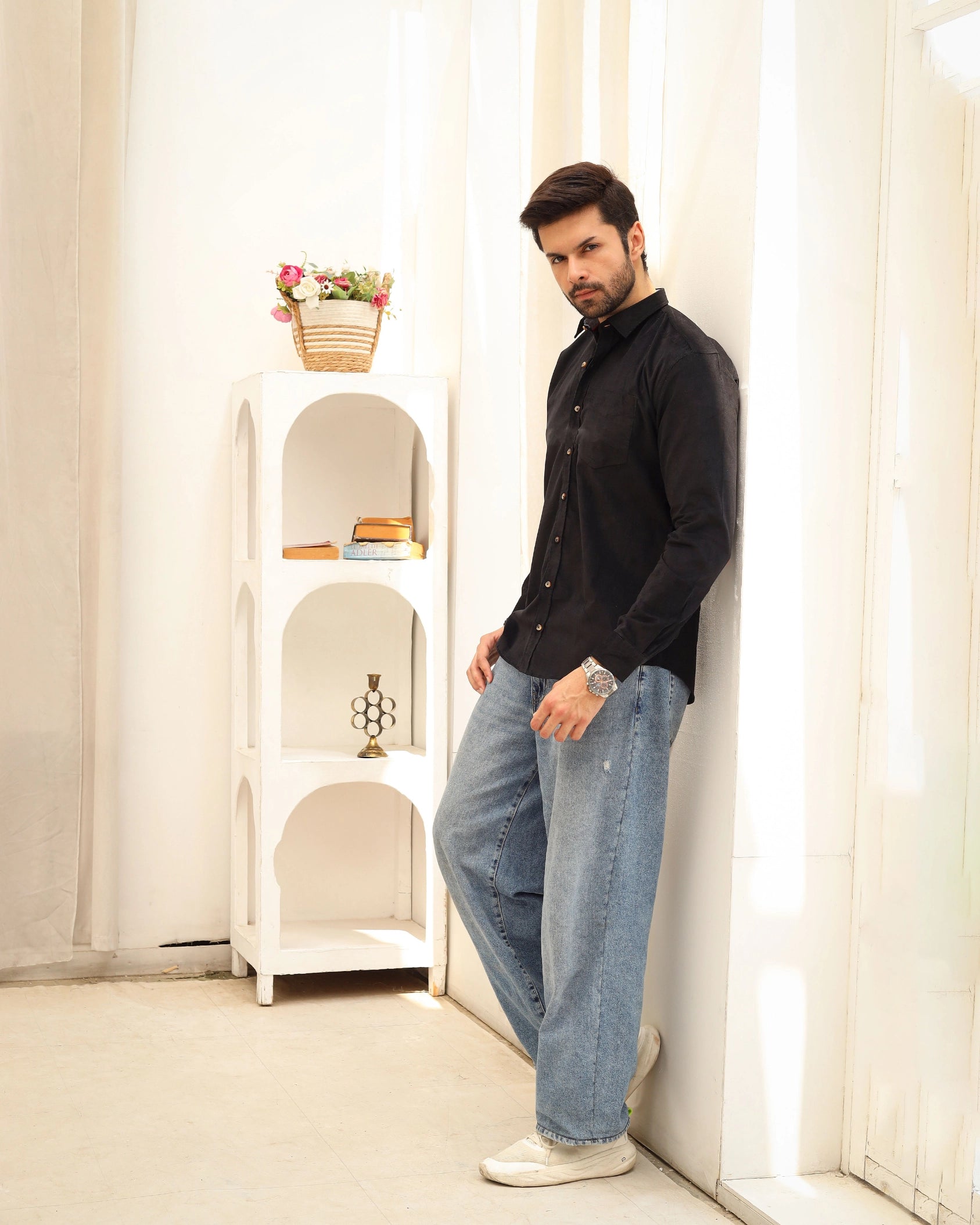 Men’s Black Solid Casual Button-Down Shirt