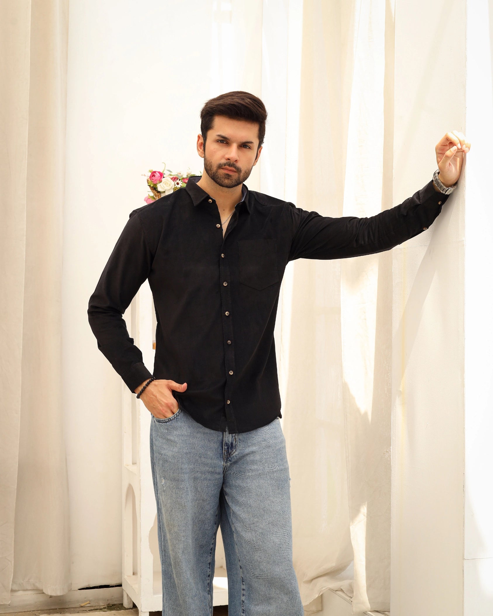 Men’s Black Solid Casual Button-Down Shirt