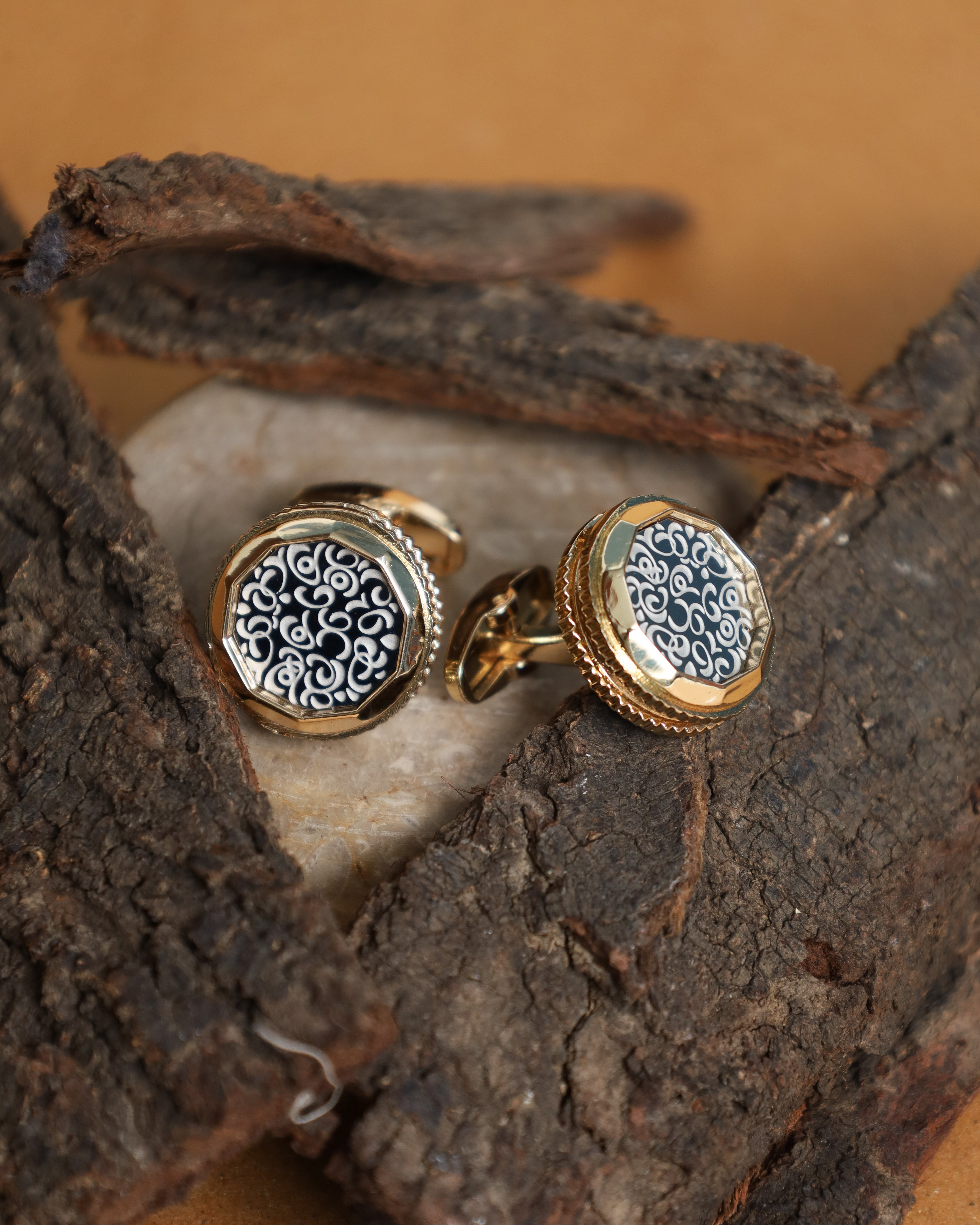 Gold-Tone Round Pattern Cufflinks