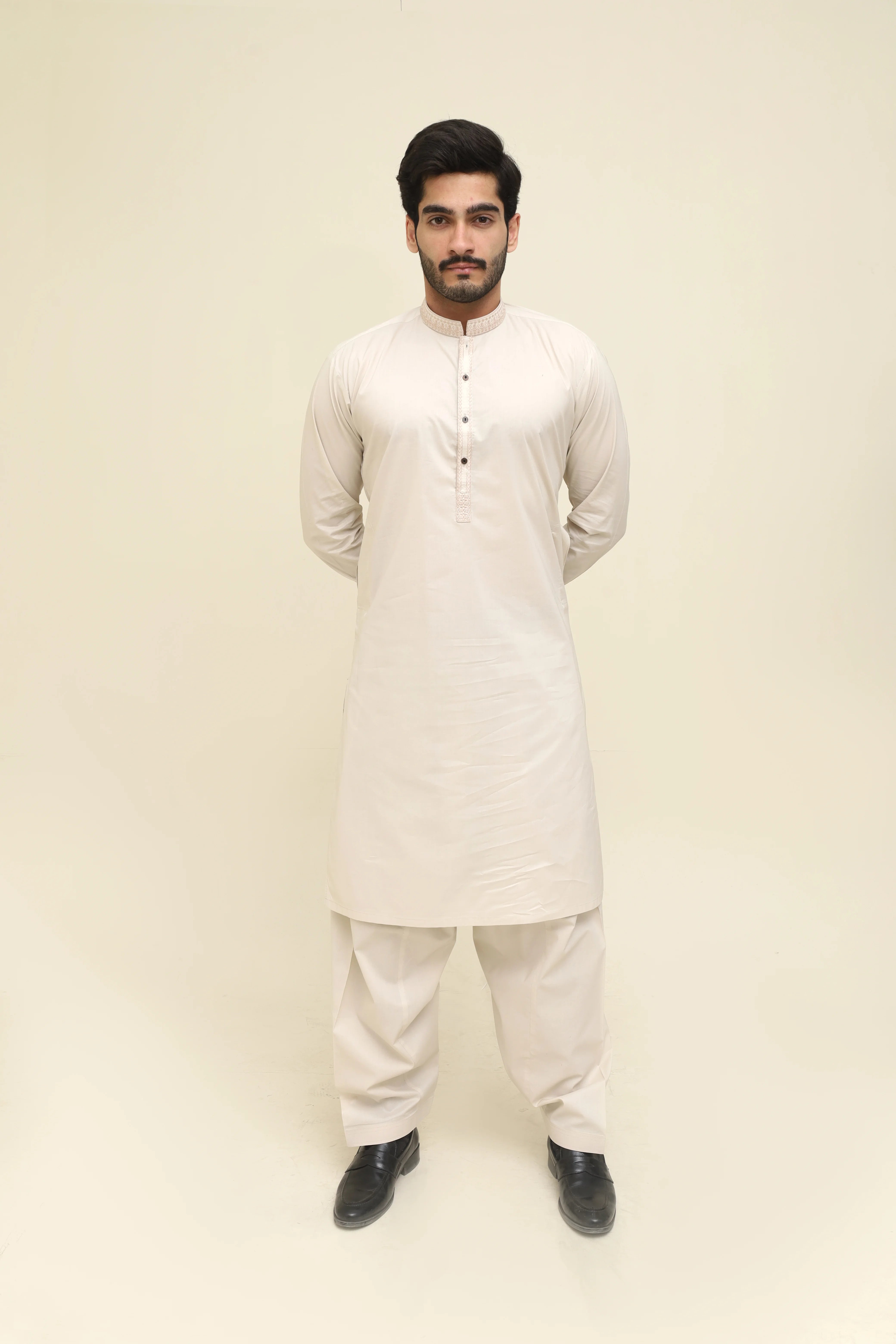 Off-White Kurta Cotton with Metallic Embroidery