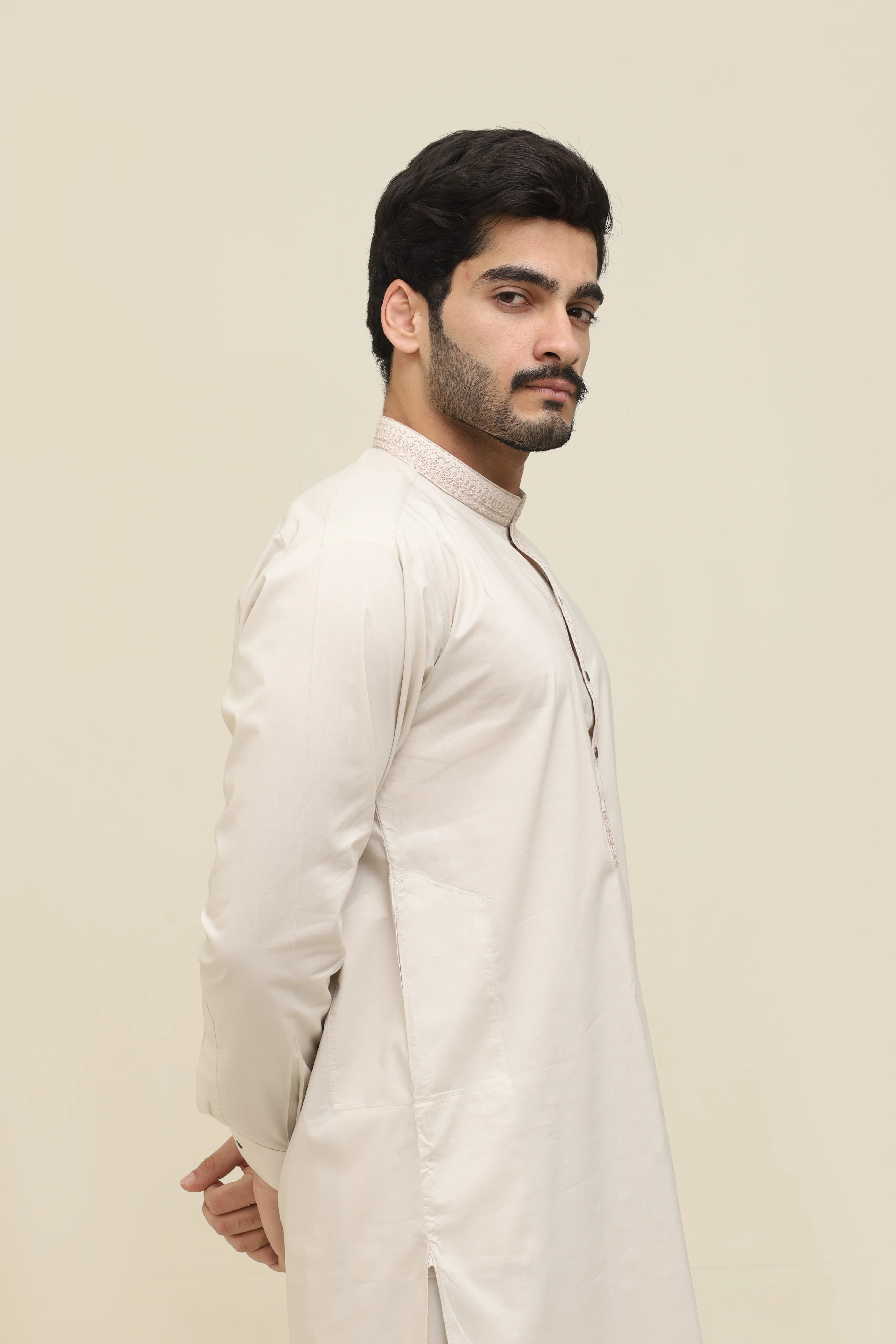 Off-White Kurta Cotton with Metallic Embroidery