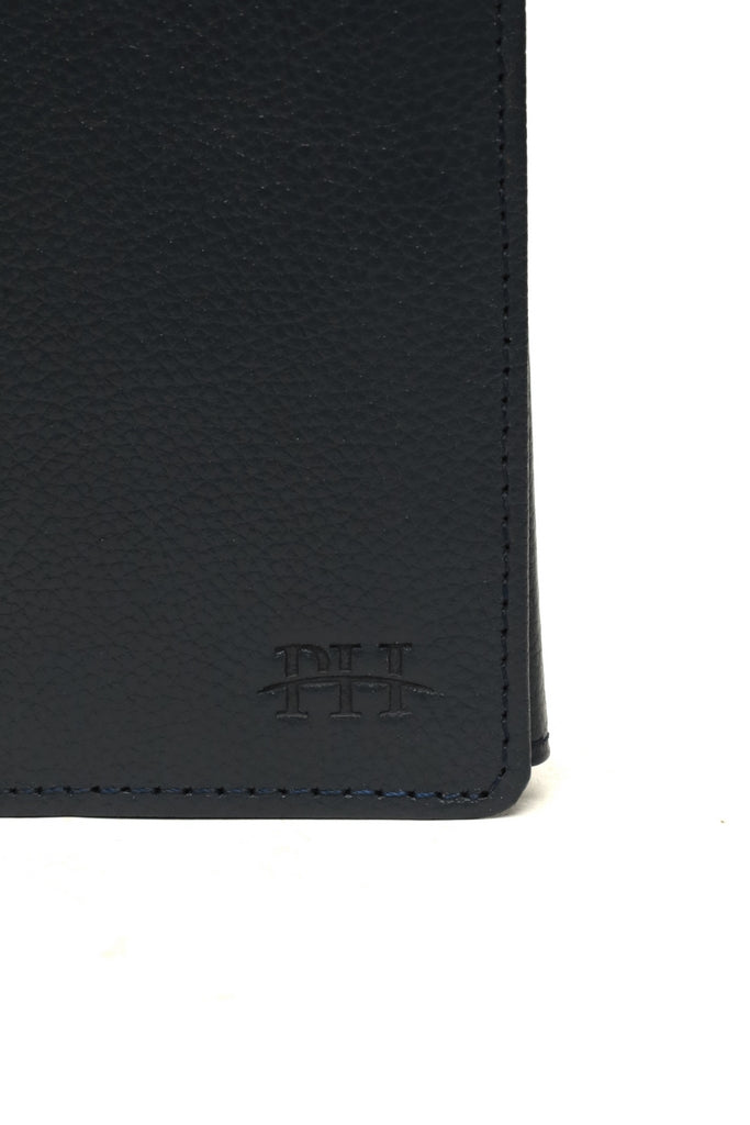 Textured Pebble-Grain Vertical Executive Wallet
