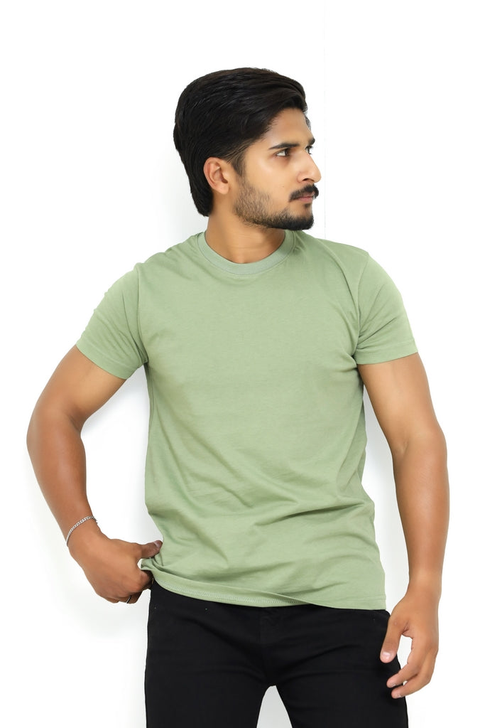 Men’s Essentials Solid Maroon Tee